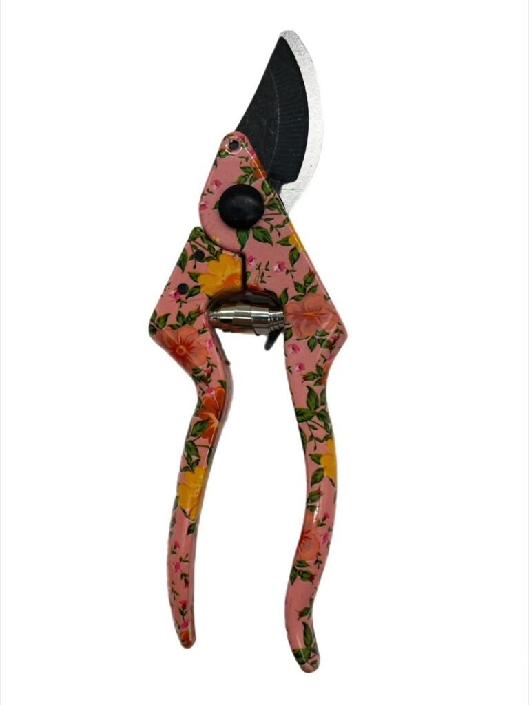 Products - image botanical-print-pruning-shears-lightweight-bypass-floral-clippers-Bell-041-GTS-768x1024 on https://belltowercn.com