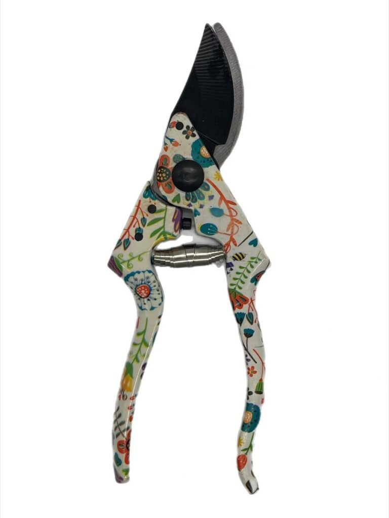 Products - image floral-bypass-pruners-elegant-rose-gold-garden-shears-decorative-handles-Bell-036-GTS-768x1024 on https://belltowercn.com