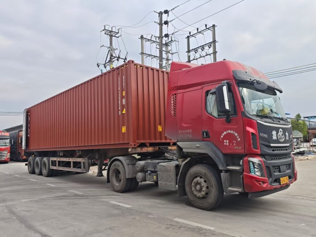 07 container stacked