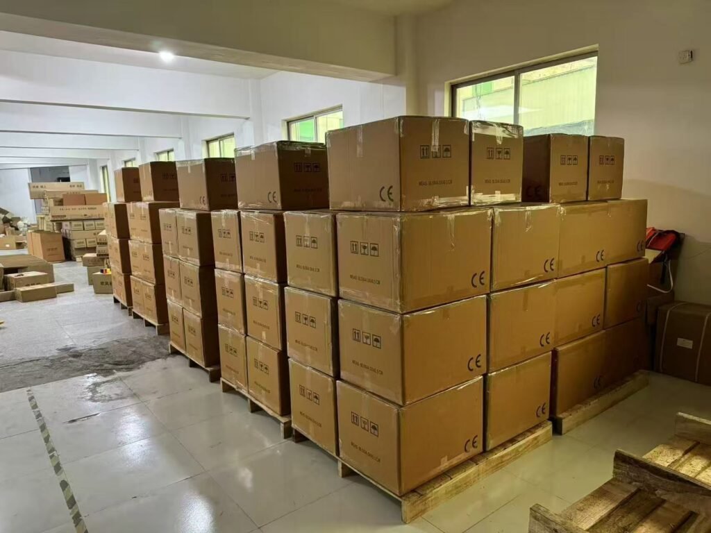 carton boxes placed ina warehouse 